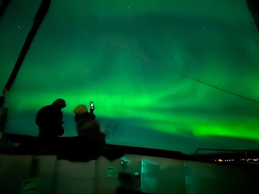 Tromso: Luxury Northern Lights Cruise with Hot Tub & Dinner - Key points at a glance