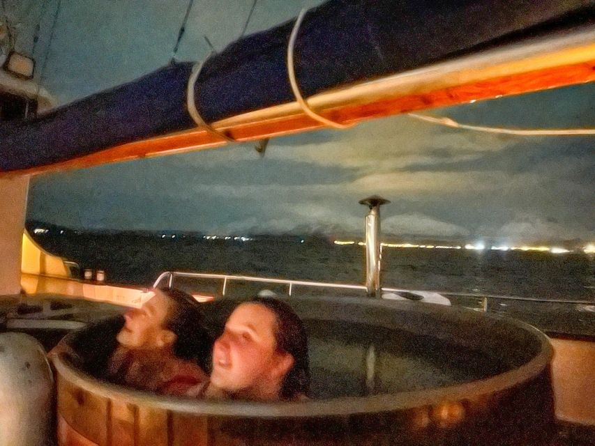 Tromso: Luxury Northern Lights Cruise with Hot Tub & Dinner - What the $309 price buys you