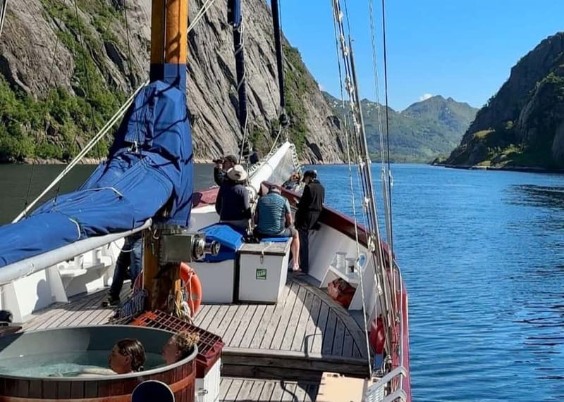 Tromsø: Luxury Summer Fjord Cruise with Lunch & Hot Tub - Fish soup, bread, and a warm coffee bar
