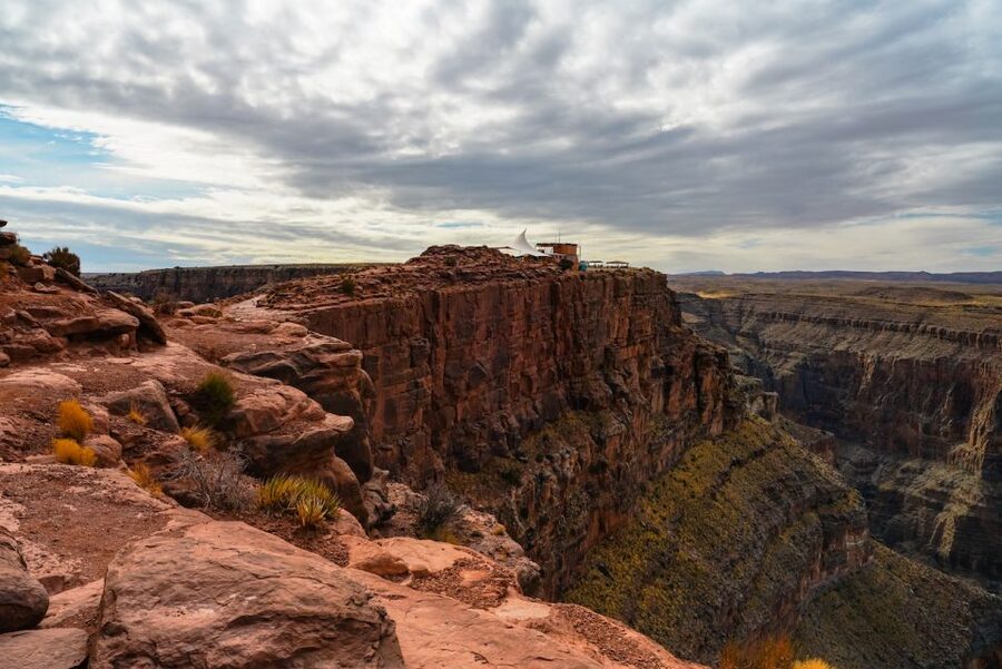 Vegas: VIP West Rim Helicopter Tour + Skywalk Option - Is $564 per person good value?