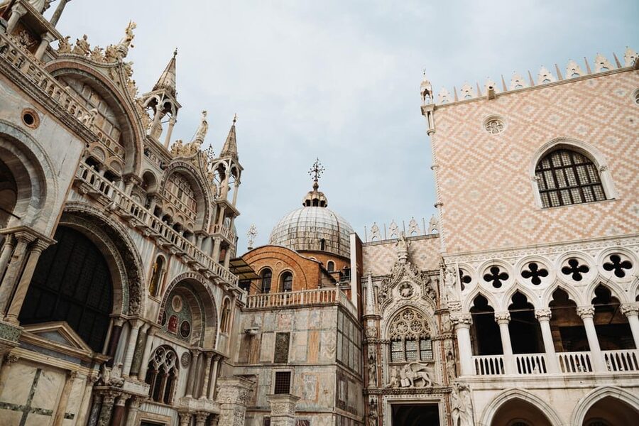 Venice: After-Hours St. Mark’s & Doge's Palace VIP Tour - Why evening changes St. Mark’s Square