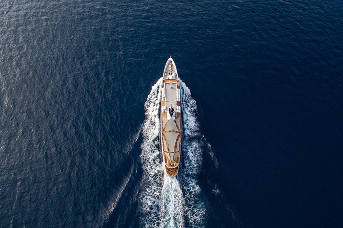 VIP - Day Cruise From Athens to Hydra Poros Aegina - The lounge, boarding, and service