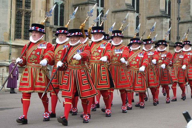 VIP Early Access: Opening Ceremony Tower of London & Bridge Entry - The Crown Jewels before the queues