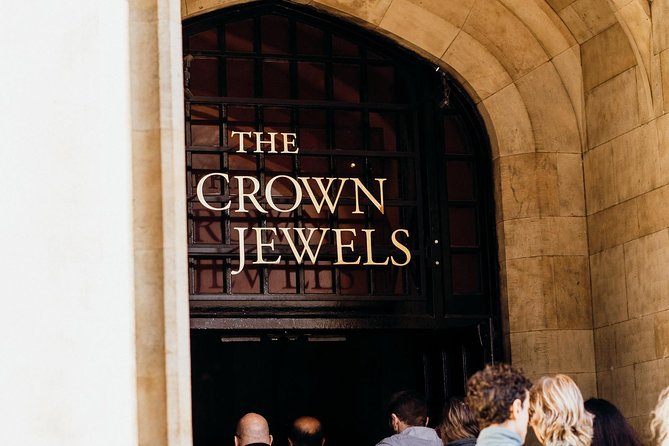 VIP Early Access Opening Ceremony Tower of London & River Cruise - Walking the Tower Walls and Edward I’s rooms