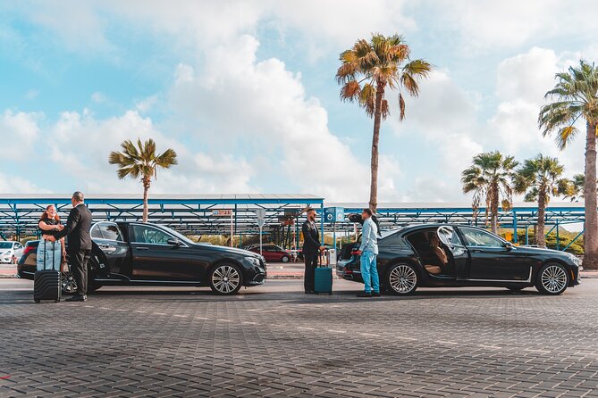 VIP Luxury Sedan Airport Transfer - The short drive to your resort