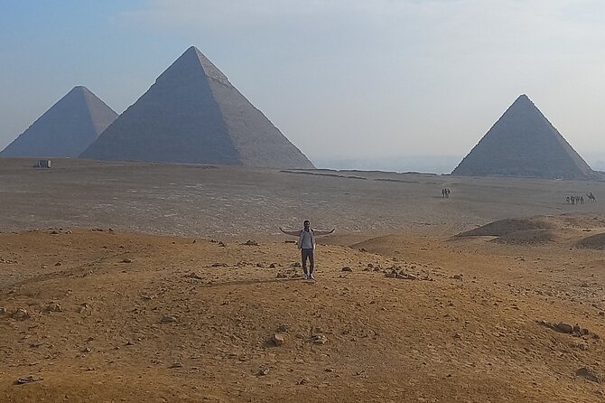 Vip Top Private Tour to Giza Pyramids and Sphinx with camel ride - Khafre, Menkaure, and the panoramic view