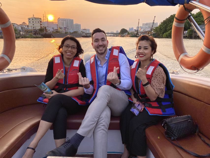 VIP Tour Enjoy Romantic Sunset by Speed Boat Free Cocktail - Key points to know before booking