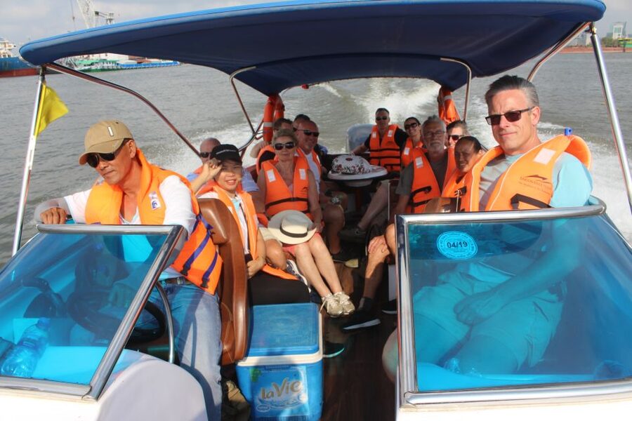 VIP Tour Enjoy Romantic Sunset by Speed Boat Free Cocktail - Vinhomes and Saigon New Port