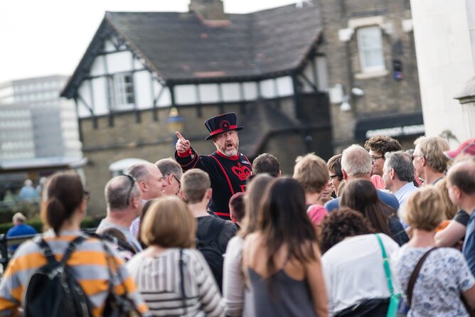 VIP Tower of London and Crown Jewels Tour with Private Beefeater Meet & Greet - The White Tower brings armor and royal power together