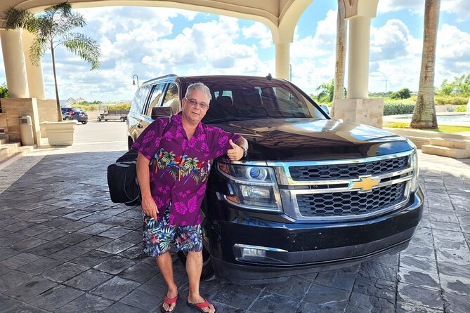 VIP Transfer from Punta Cana Airport to Punta Cana / Bavaro Hotel - Finding your driver in the arrivals terminal