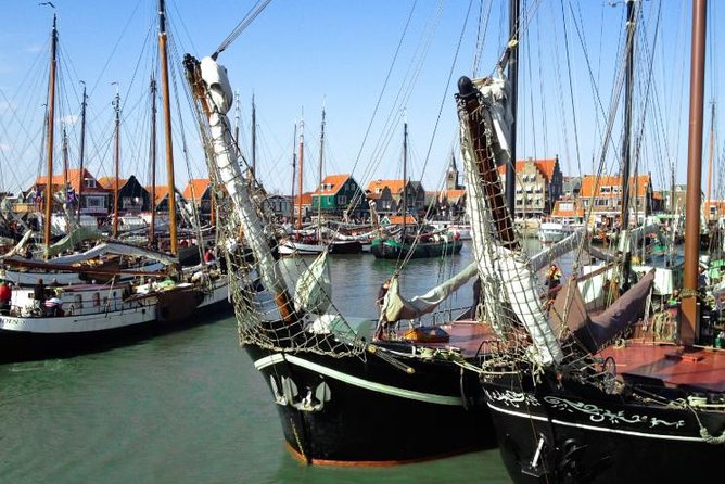 Volendam & Marken Private Tour in luxury Jaguar S Type 1/2 day - Magere Brug: a five-minute Amsterdam finish