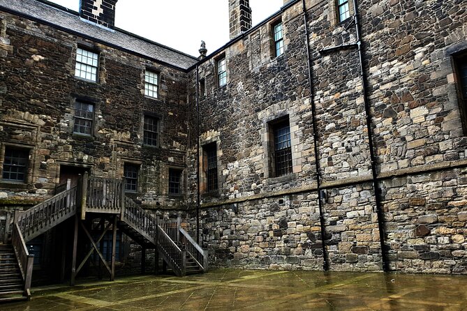 Wallace monument, Stirling Castle, Linlithgow Palace Private Tour - Price, admissions, and what you receive