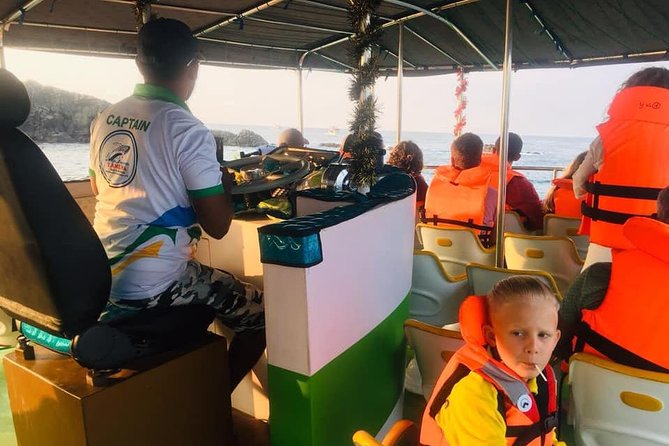 Whales and Dolphins Watching-Luxury Super Grade Cruiser(Hotel Pick up offered) - Breakfast, tea, coffee, and the practical comforts