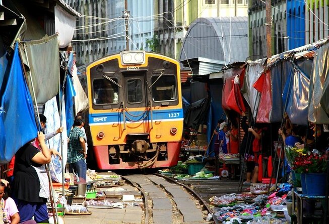 Wheelchair & Luxury Tour to Floating & Railway Markets - Key points to know before you book