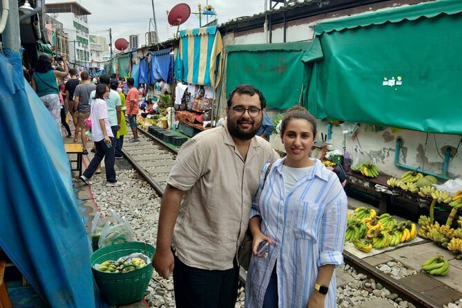 Wheelchair & Luxury Tour to Floating & Railway Markets - What the private van changes