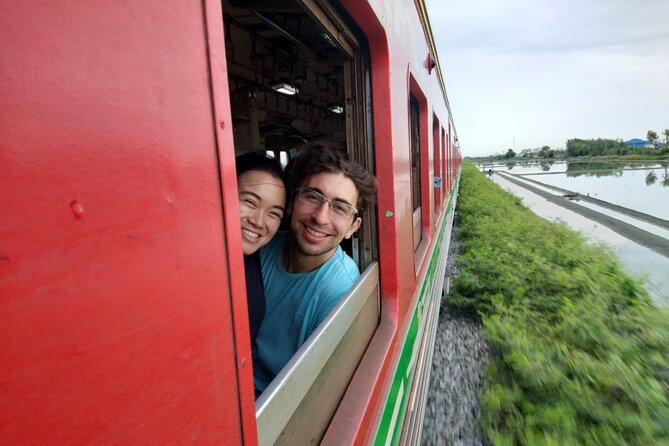 Wheelchair & Luxury Tour to Floating & Railway Markets - Who will enjoy this day most
