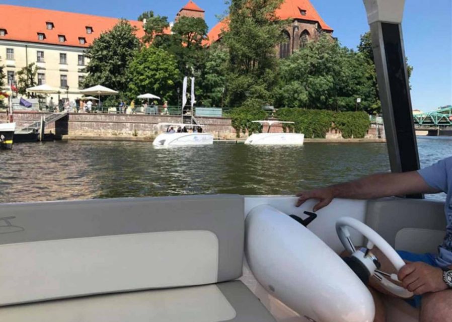 Wroclaw: City Walk and Cruise by Luxury Solar Catamaran - Cathedral views from Sand Island