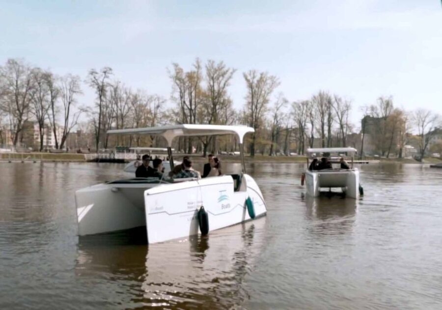 Wroclaw: City Walk and Cruise by Luxury Solar Catamaran - What the private format means for your group