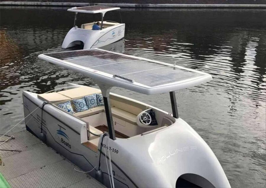 Wroclaw: City Walk and Cruise by Luxury Solar Catamaran - Market Square and the story of the naked students