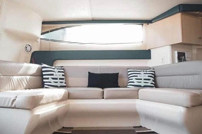 Yacht Carver - Luxury Private Yacht Tour - What the private format feels like