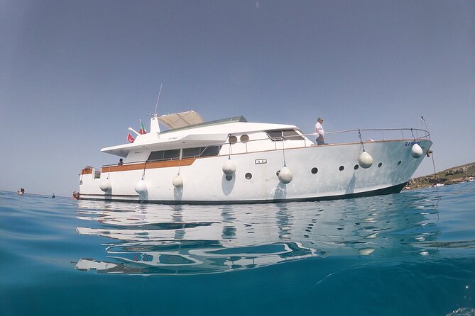 Yacht excursion Shalimar IV - A full day between Favignana and Levanzo