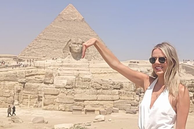 Your VIP Giza Tour: Pyramids, Camels & Authentic Egyptian food - Photo help and dealing with vendors
